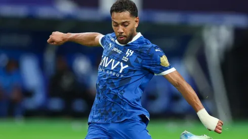 Torcida (principalmente dos rivais) não perdoam falha de Renan Lodi diante do Fluminense (Photo by Yasser Bakhsh)