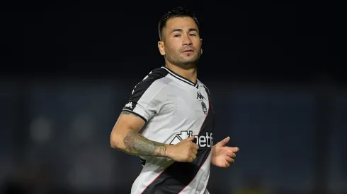 Atacante chileno está fora dos planos e Vasco tenta acelerar saída. Foto: Thiago Ribeiro/AGIF