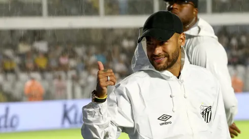 NEYMAR jogador do Santos durante partida contra o Bahia no estadio Vila Belmiro pelo campeonato Brasileiro A 2025. Foto: Mauricio De Souza/AGIF