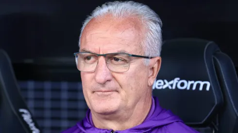 Corinthians vem encontrando dificuldades para atender pedido de Dorival por atacante de lado.