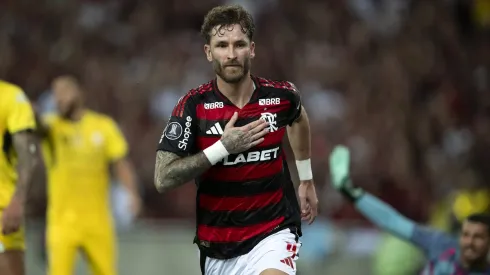 Leo Pereira, jogador do Flamengo comemora seu gol durante partida contra o Deportivo Tachira no estadio Maracana pelo campeonato Copa Libertadores 2025.