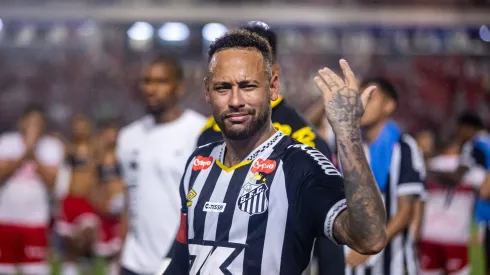 Neymar provoca torcida do CRB, apos eliminação nos penaltis, estadio Rei Pele pelo campeonato Copa Do Brasil 2025. Foto: Itawi Albuquerque/AGIF