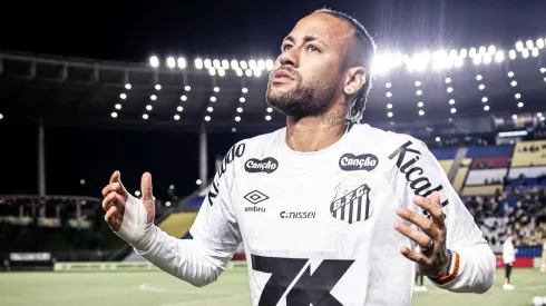 Neymar jogou meio tempo e falou sobre retorno