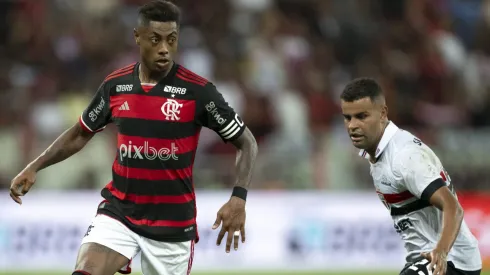 Flamengo e São Paulo se enfrentam com muitos desfalques em retorno do Brasileirão Betano após pausa do Mundial.