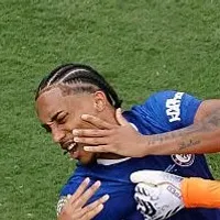 João Pedro quebra o silêncio e manda recado a Luis Enrique após agressão na final do Mundial: “Não souberam perder”