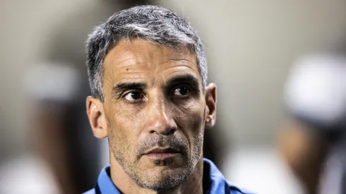 Juan Pablo Vojvoda durante jogo na Vila Belmiro.