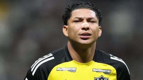 Rony se posiciona sobre ausência na última partida