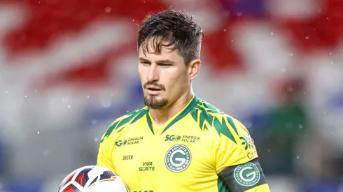 Tadeu. goleiro do Goiás