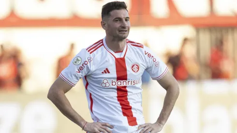 Lucas Alario teve passagem apagada pelo Internacional