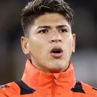 Chegada de Carrascal ao Flamengo é adiada e meio-campista se apresenta segunda-feira (21)