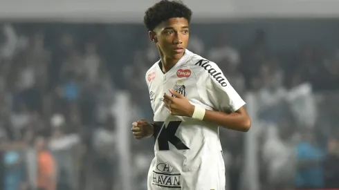 Robinho Jr vem buscando espaço no time do Santos
