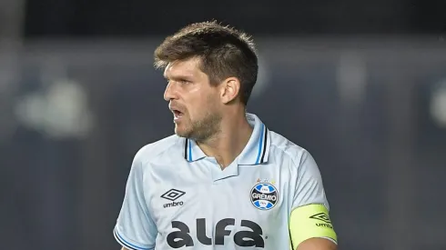 RJ – RIO DE JANEIRO – 19/07/2025 – BRASILEIRO A 2025, VASCO X GREMIO – Kannemann jogador do Gremio durante partida contra o Vasco no estadio Sao Januario pelo campeonato Brasileiro A 2025. Foto: Thiago Ribeiro/AGIF