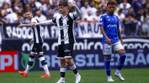 Garro jogador do Corinthians durante partida contra o Cruzeiro – Foto: Marco Miatelo/AGIF