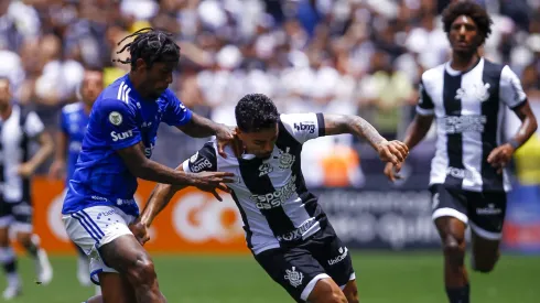 Cruzeiro busca manter a liderança diante do Corinthians