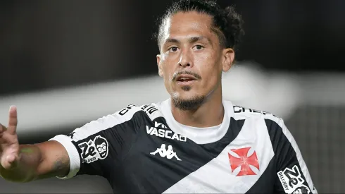 Maurício Lemos durante partida entre Vasco e Santos, em São Januário, pelo Brasileirão.