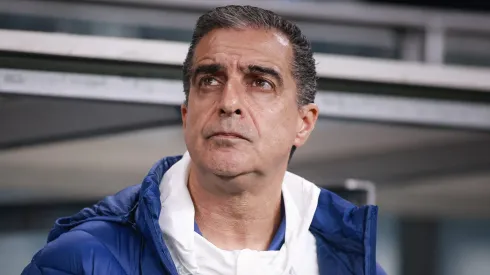 Renato Paiva durante partida entre Grêmio e Fortaleza, em Porto Alegre, pelo Brasileirão.