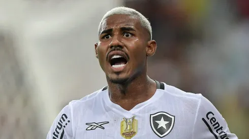 Cuiabano é um dos titulares do Botafogo e vem sendo monitorado por clubes da Europa – Foto: Thiago Ribeiro/AGIF