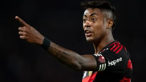 RJ – RIO DE JANEIRO – 27/07/2025 – BRASILEIRO A 2025, FLAMENGO X ATLETICO-MG – Bruno Henrique jogador do Flamengo reclama com a arbitragem durante partida contra o Atletico-MG no estadio Maracana pelo campeonato Brasileiro A 2025. Foto: Jorge Rodrigues/AGIF