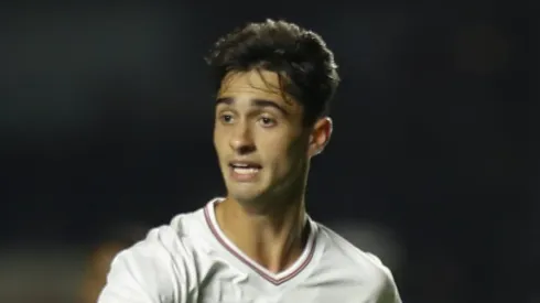 Rodriguinho durante partida diante do CAP