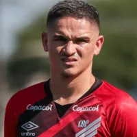 Contratação de Khellven pelo Palmeiras tem atualização e lateral já viajou ao Brasil para assinar contrato