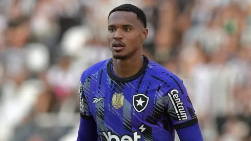 John externou o desejo de ser negociado pelo Botafogo