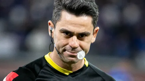 Árbitro foi escalado para o duelo – Foto: Fernando Moreno/AGIF.