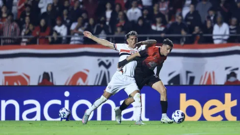 Athletico-PR e São Paulo voltarão a se enfrentar nesta quarta-feira (6). Foto: Marcello Zambrana/AGIF.