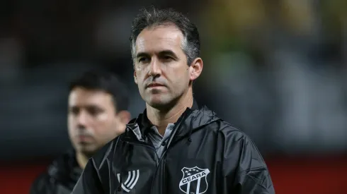 Léo Condé durante partida do Vovô na Copa do Brasil