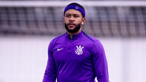 Memphis Depay preocupa o Timão