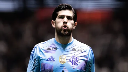 MG – BELO HORIZONTE – 06/08/2025 – COPA DO BRASIL 2025, ATLETICO-MG X FLAMENGO – Rossi jogador do Flamengo defende penalti em decisao durante partida contra o Atletico-MG no estadio Arena MRV pelo campeonato Copa Do Brasil 2025. Foto: Mateus Dutra/AGIF