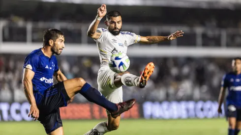 Rincon jogador do Santos durante partida contra o Cruzeiro. Foto: Abner Dourado/AGIF