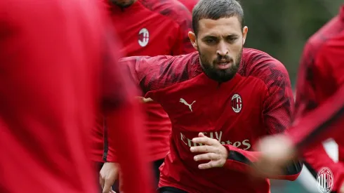 Léo Duarte, ex-Flamengo, desperta interesse do Vasco; situação do acordo é revelado – Foto DivulgaçãoMilan