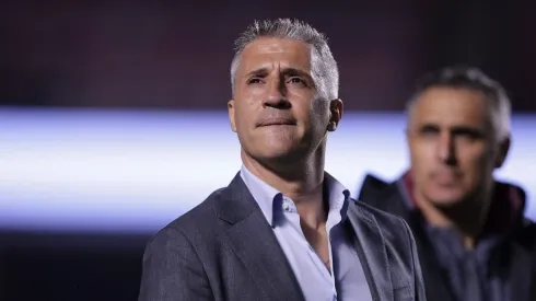 Crespo faz mudanças no time titular