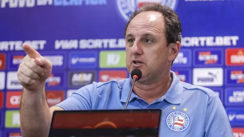 Rogério Ceni durante entrevista coletiva após o empate. Foto: Rafael Rodrigues/EC Bahia