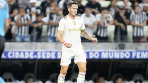 Saúl Ñiguez ainda não brilhou com a camisa do Flamengo