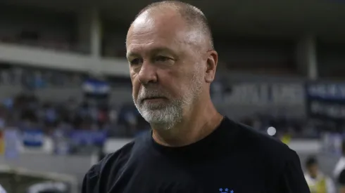 Mano perde mais uma no Grêmio e balança no cargo.