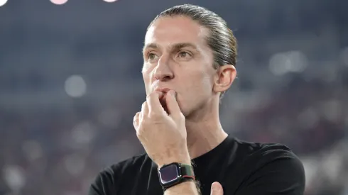 Filipe Luís tem desfalques relevantes para a Libertadores – Foto: Thiago Ribeiro/AGIF