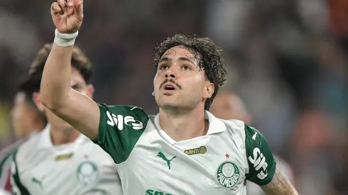 Palmeiras aposta nos gols de Maurício para abrir vantagem diante do Universitário, em Lima
