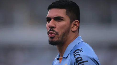 Fluminense e Cruzeiro consultaram João Paulo – Foto: Ettore Chiereguini/AGIF.