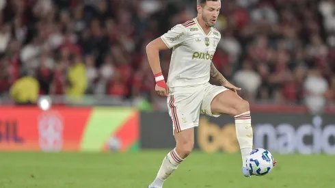 Saúl fica no banco e vira alvo de críticas do jornal espanhol “As”. Foto: Thiago Ribeiro/AGIF