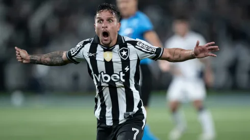 Artur vibra ao marcar pelo Botafogo na Libertadores. Foto: Jorge Rodrigues/AGIF