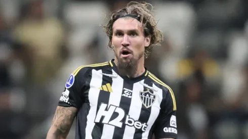 Lyanco deixou o gramado sentindo dores na perna