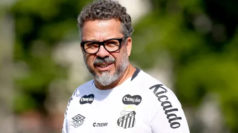 Cléber Xavier durante treinamento do Santos – Foto: Mauricio De Souza/AGIF