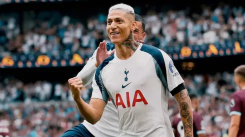 Richarlison comemorando pelo Tottenham – Foto: Reprodução/Tottenham