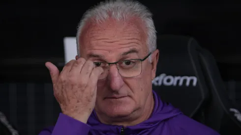 Dorival Jr. tecnico do Corinthians durante partida contra o Santos no estadio Arena Corinthians pelo campeonato Brasileiro A 2025. Foto: Ettore Chiereguini/AGIF