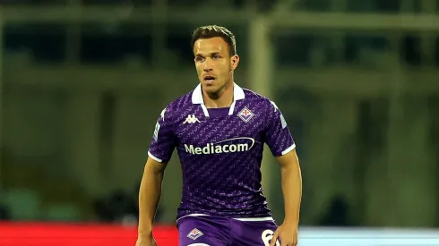 Arthur se destacou com a camisa da Fiorentina. Photo by Gabriele Maltinti/Getty Images
