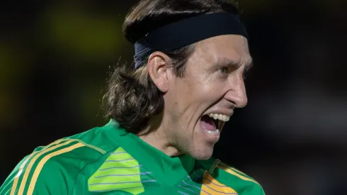 Cássio reclamando durante partida contra o Mirassol, no Estádio Maião, pelo Brasileirão.