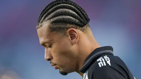 Joao Victor jogador do Vasco durante partida contra o Gremio no estadio Sao Januario pelo campeonato Brasileiro A 2025. Foto: Thiago Ribeiro/AGIF