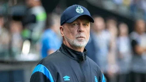 Mano Menezes pode perder Cristaldo