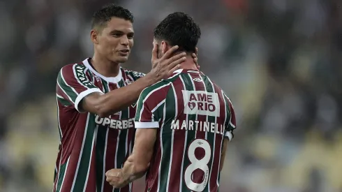 Martinelli jogador do Fluminense comemora seu gol com Thiago Silva jogador da sua equipe durante partida contra o Bragantino no estadio Maracana pelo campeonato Brasileiro A 2025. Foto: Thiago Ribeiro/AGIF